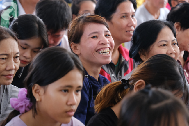 Mẹ nghẹn ngào khi dẫn con nhiễm HIV vui chơi Tết cùng các bạn: &quot;Nhìn nó cười mà mình muốn khóc...&quot; - Ảnh 9.