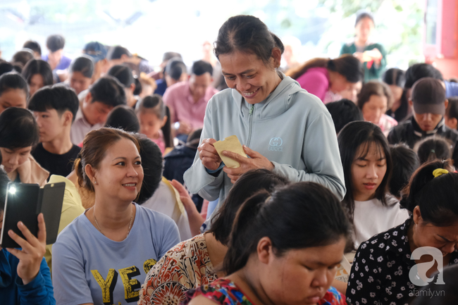 Mẹ nghẹn ngào khi dẫn con nhiễm HIV vui chơi Tết cùng các bạn: &quot;Nhìn nó cười mà mình muốn khóc...&quot; - Ảnh 15.