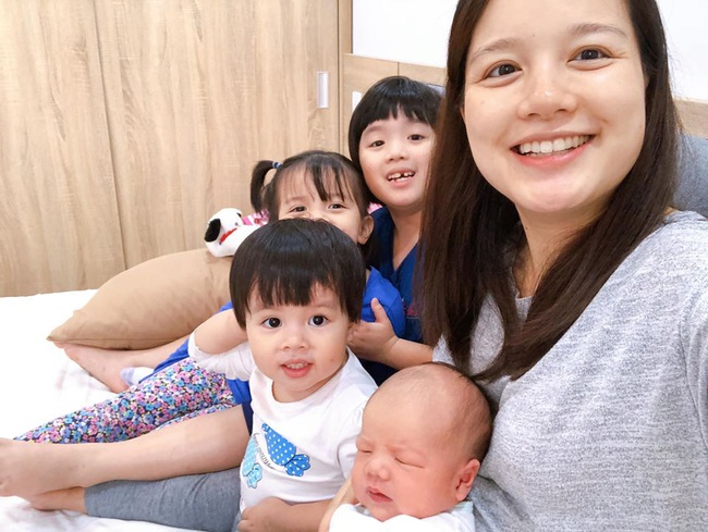 Nếu tổ chức cuộc thi mẹ Âu Cơ thời hiện đại, đây chắc chắn là các hot mom &quot;nặng ký&quot; nhất làng bỉm sữa Việt - Ảnh 9.