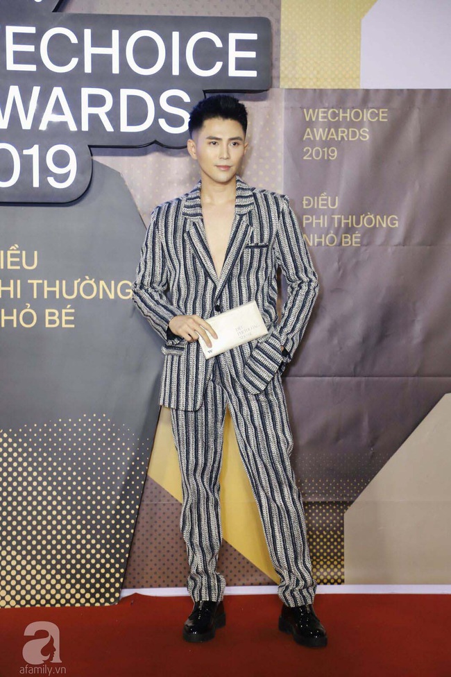 Thảm đỏ WeChoice Awards 2019 khủng nhất đầu năm của Vbiz: Ngọc Trinh - Vũ Khắc Tiệp xuất hiện sau lùm xùm nợ nần, Hoa hậu Hương Giang gây sốc với thân hình gầy gò - Ảnh 17.