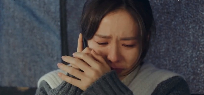 &quot;Crash Landing On You&quot; tập 8: Son Ye Jin bật khóc nói lời yêu với Hyun Bin liền bị kẻ địch bắn chết? - Ảnh 7.