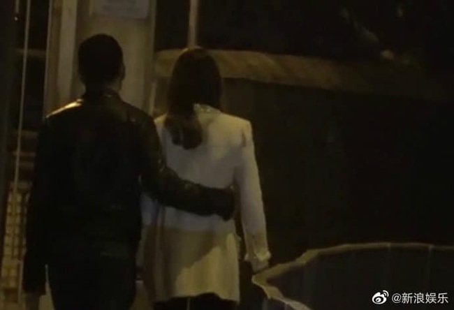 Bất chấp việc chồng ra sức níu kéo cuộc hôn nhân, vợ trẻ của tài tử TVB vẫn tiếp tục ra ngoài hẹn hò với đàn ông khác - Ảnh 2.