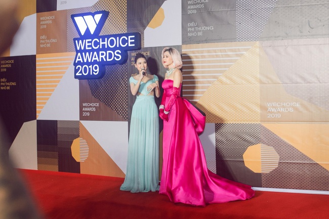 Nắm chặt tay Quang Vinh ở WeChoice, Sam khiến fan bớt lo lắng sau tiết lộ bị đồn đám cưới  - Ảnh 11.