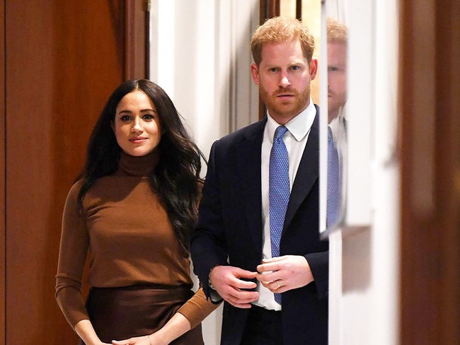 Hé lộ kế hoạch &quot;đe dọa&quot; hoàng gia Anh của vợ chồng Meghan Markle nếu như không đạt được mục đích khiến nhiều người thất vọng - Ảnh 1.