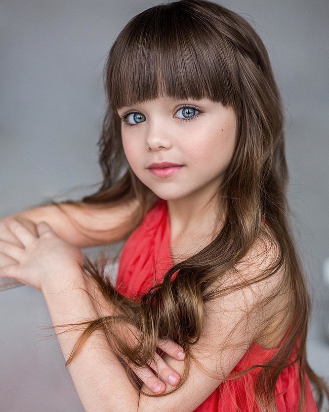 Amazed by the angelic beauty of the little girl known as the most beautiful girl in the world - Photo 3.