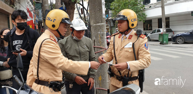 Bắt đầu từ hôm nay người dân được ghi hình CSGT làm việc tại các chốt giao thông - Ảnh 3.