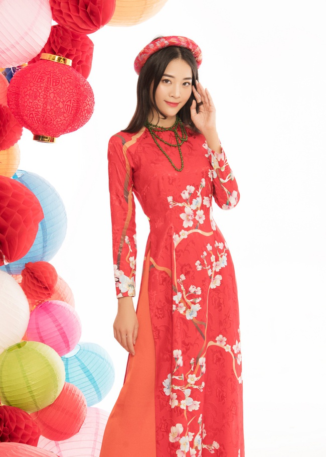 "Tiểu tam" Karen Nguyễn mặc áo dài xuân thùy mị mà vẫn không quên "cà khịa" Hương Giang - Ảnh 3. "Tiểu tam" Karen Nguyễn mặc áo dài xuân thùy mị mà vẫn không quên "cà khịa" Hương Giang - Ảnh 3.