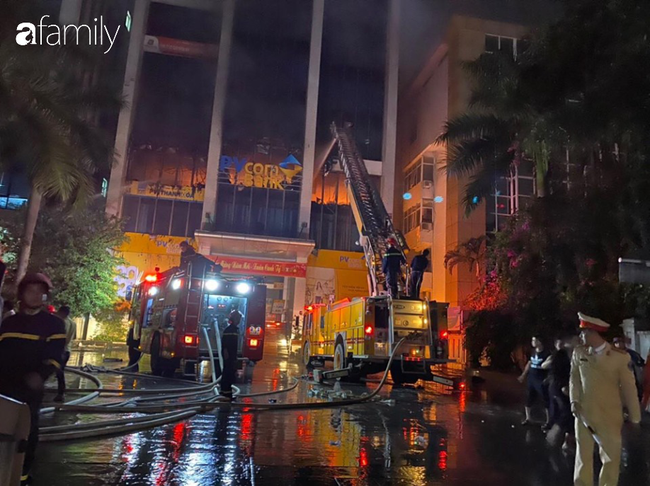 Danh tính 2 cô gái tử vong trong vụ cháy tòa nhà ngân hàng dầu khí ở Thanh Hóa - Ảnh 6.