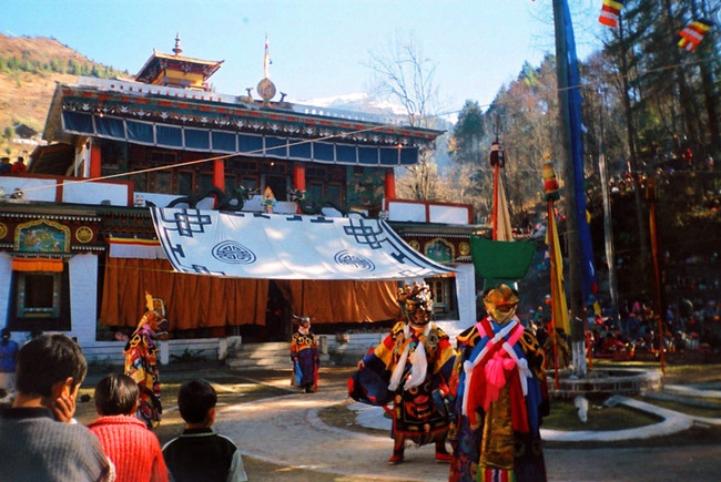 Nét độc đáo trong Tết cổ truyền của &quot;Vương quốc hạnh phúc nhất thế giới&quot; Bhutan, các cửa hàng thịt đều phải đóng cửa - Ảnh 5.