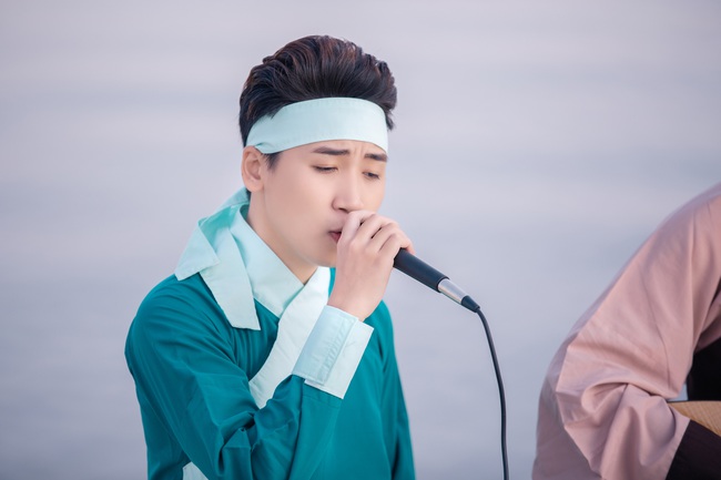 Bị chê hát live yếu, Huy Cung hát trên du thuyền sang trọng cực ngọt  - Ảnh 7.
