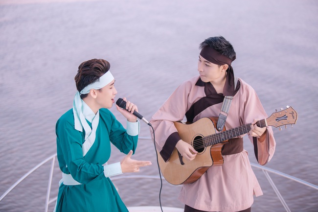 Bị chê hát live yếu, Huy Cung hát trên du thuyền sang trọng cực ngọt  - Ảnh 8.