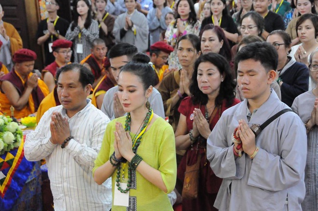 Sau thời gian dài &quot;ở ẩn&quot;, Angela Phương Trinh bất ngờ tuyên bố cam kết ăn chay trọn đời - Ảnh 3.