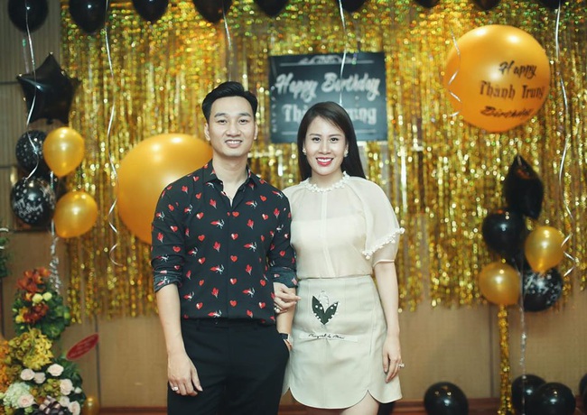 Bà xã MC Thành Trung được chồng kỷ niệm ngày yêu trên Facebook, hé lộ thời điểm quen nhau vô cùng đặc biệt - Ảnh 1.