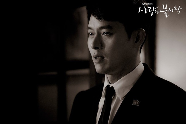 &quot;Crash Landing On You&quot; tập 7: Náo loạn cảnh Hyun Bin khóc vẫn đẹp trai ngời ngợi, hóa ra lệ rơi chẳng phải vì Son Ye Jin - Ảnh 7.