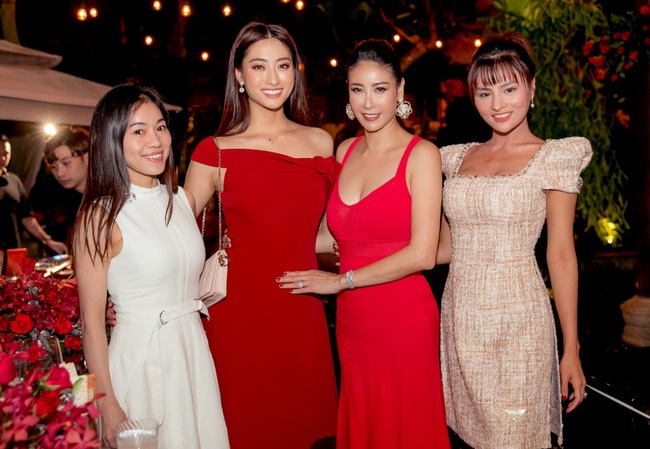 Ngoài tứ tuần Hoa hậu Hà Kiều Anh vẫn tự tin diện váy gợi cảm khoe vòng một trễ nãi - Ảnh 11.