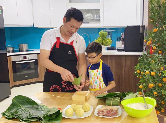 Lần đầu lộ diện con trai của Shark Hưng, vẻ ngo&agrave;i của cu cậu mới l&agrave; t&acirc;m điểm "g&acirc;y sốt" - Ảnh 1.