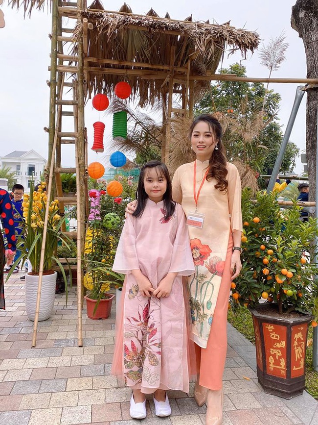 Hằng Túi tất bật dọn nhà cuối năm, hội chị em choáng váng vì hóa ra hot mom 8X vẫn còn căn biệt thự mới tinh khác - Ảnh 6. Hằng Túi tất bật dọn nhà cuối năm, hội chị em choáng váng vì hóa ra hot mom 8X vẫn còn căn biệt thự mới tinh khác - Ảnh 6.