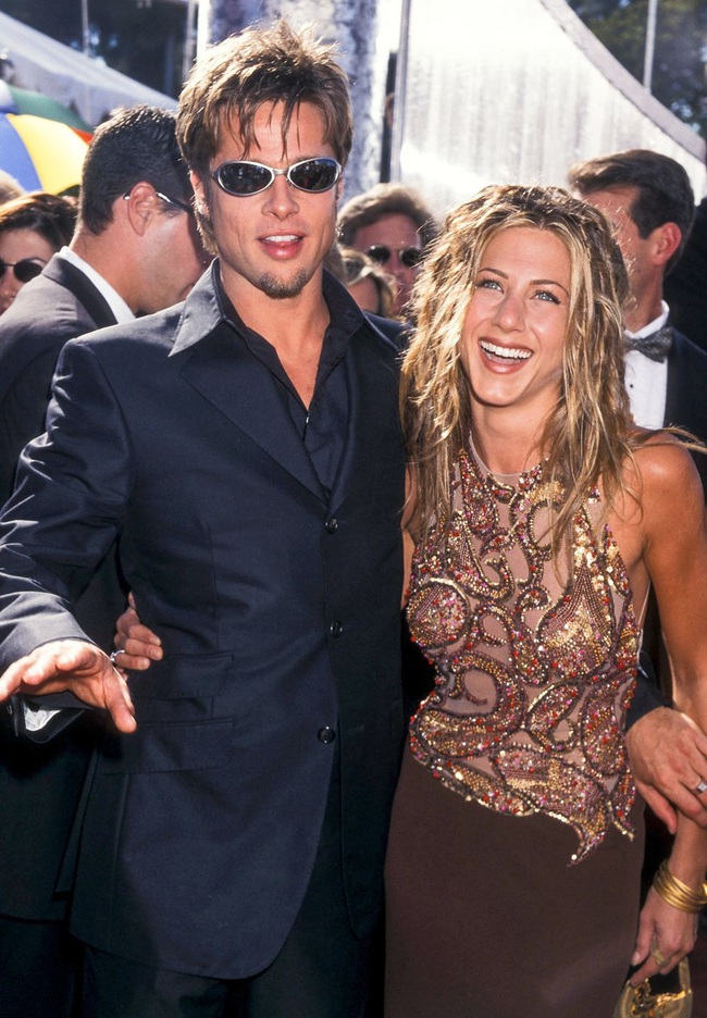 Nhìn lại hành trình từ yêu - cưới và chia tay rồi quay trở lại làm bạn của Brad Pitt và Jennifer Aniston - Ảnh 1.