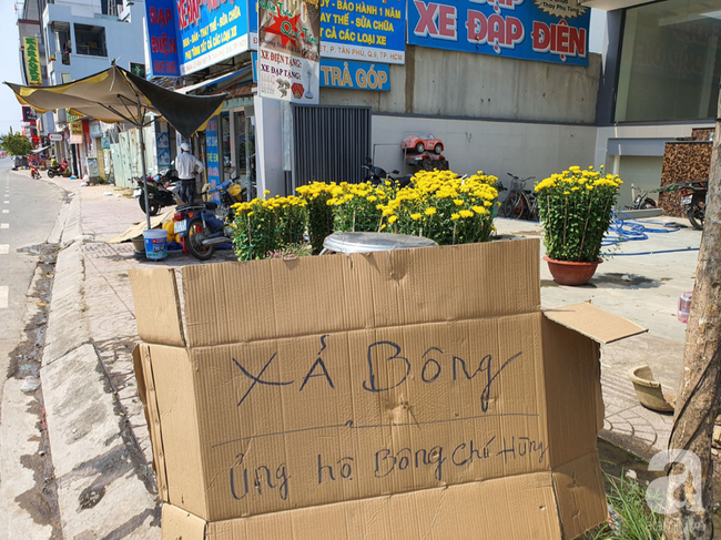 Ông cụ đột quỵ mất đi khi đang bán dưa Tết, con rể cố bán hết để kịp về đưa tang cha vợ - Ảnh 6. Ông cụ đột quỵ mất đi khi đang bán dưa Tết, con rể cố bán hết để kịp về đưa tang cha vợ - Ảnh 6.