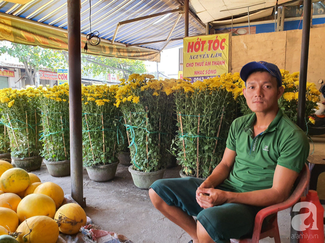 Ông cụ đột quỵ mất đi khi đang bán dưa Tết, con rể cố bán hết để kịp về đưa tang cha vợ - Ảnh 4. Ông cụ đột quỵ mất đi khi đang bán dưa Tết, con rể cố bán hết để kịp về đưa tang cha vợ - Ảnh 4.