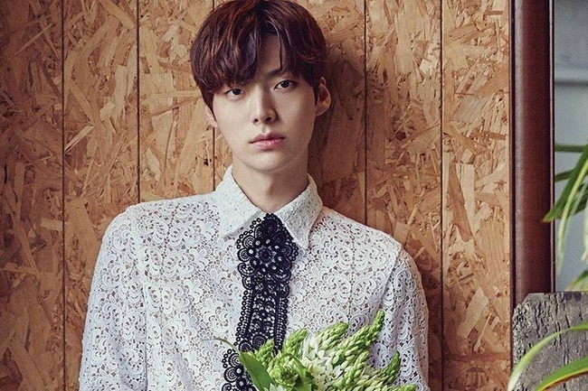 Hậu ồn ào ly hôn với &quot;nàng Cỏ&quot; Goo Hye Sun, Ahn Jae Hyun khiến netizen thất vọng vì bỏ bê ngoại hình  - Ảnh 2.