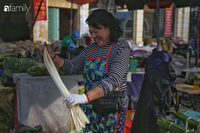  Chợ lá dong lâu đời nhất Hà Nội dịp giáp Tết giá mềm hơn nhưng thưa thớt người mua - Ảnh 15.
