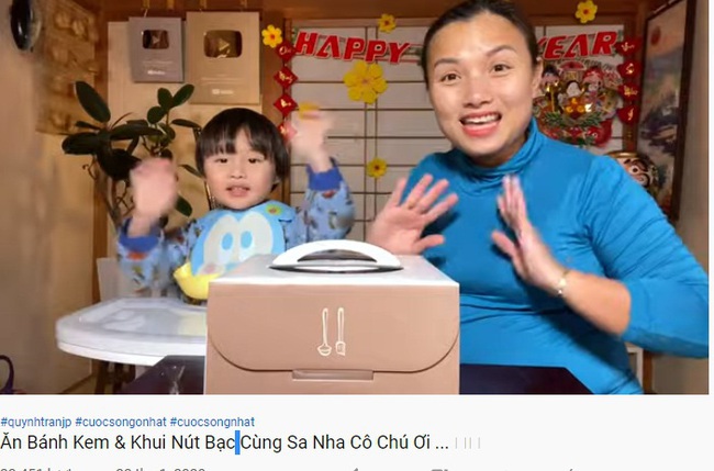 Bé Sa quay trở lại quay vlog cùng mẹ Quỳnh Trần JP nhưng kênh nào đăng video mới là điều gây bất ngờ - Ảnh 1.