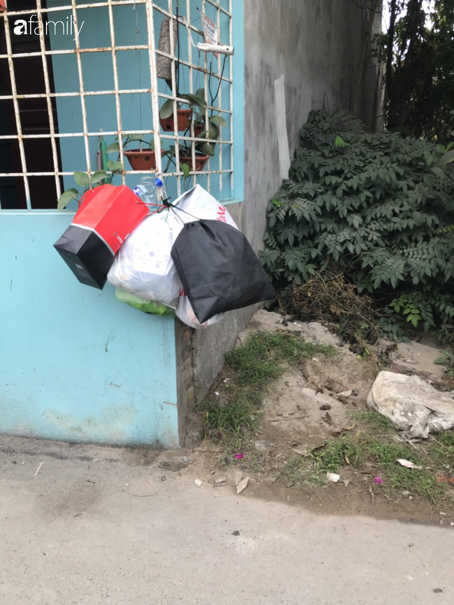 Hà Nội: Người dân khốn khổ vì rác, ruồi, muỗi bủa vây khắp phố phường ngày giáp Tết - Ảnh 6.