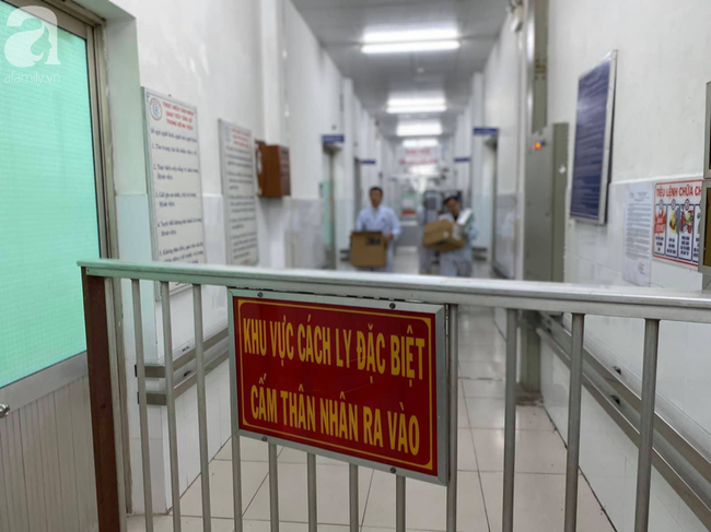Sở Y tế TP.HCM họp khẩn sau khi phát hiện 2 ca dương tính virus corona đầu tiên tại Việt Nam - Ảnh 4.