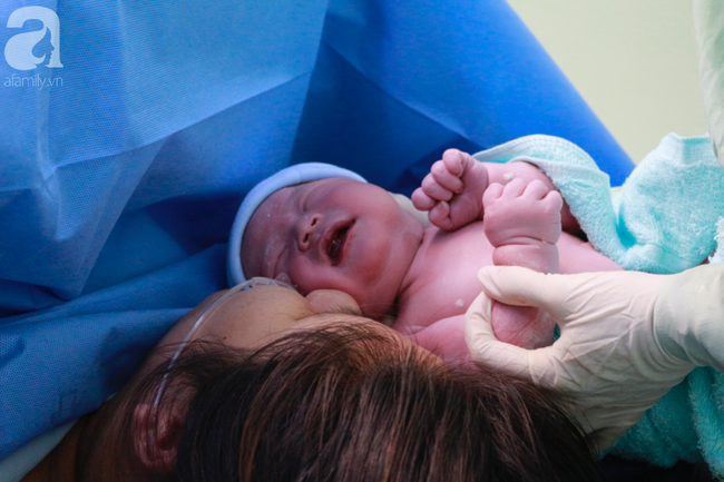 2 bé trai, 2 bé gái tại TP.HCM sinh đúng thời khắc đầu tiên của năm Canh Tý 2020 - Ảnh 9.