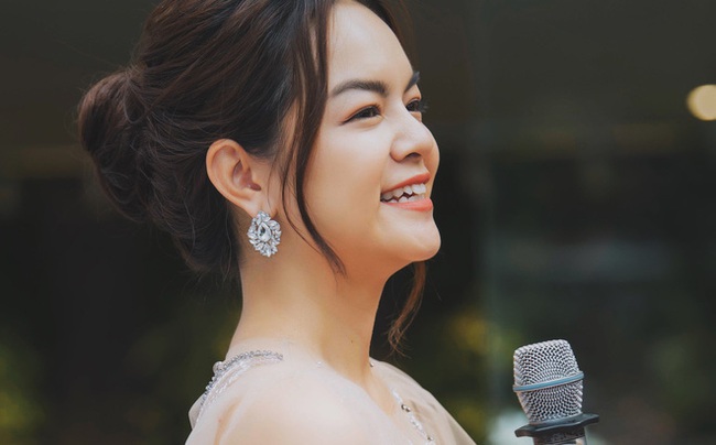 Phạm Quỳnh Anh: Bạn bè tôi toàn hỏi có phải quay lại với anh Quang Huy rồi không! - Ảnh 4. Phạm Quỳnh Anh: Bạn bè tôi toàn hỏi có phải quay lại với anh Quang Huy rồi không! - Ảnh 4.