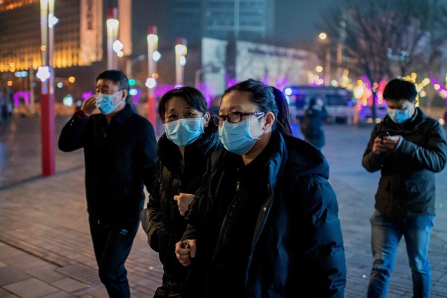 Virus Vũ Hán: Vượt qua cả bệnh Sars, số người chết ở Trung Quốc vì coronavirus lên tới 132, số ca mắc gần 6.000, Trung Quốc đồng ý chấp nhận sự giúp đỡ từ WHO - Ảnh 1.