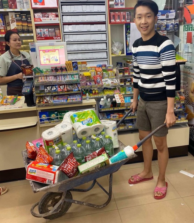 Ngỡ ngàng trước 1001 cách shopping không túi nilon để bảo vệ môi trường của người Thái - Ảnh 2.