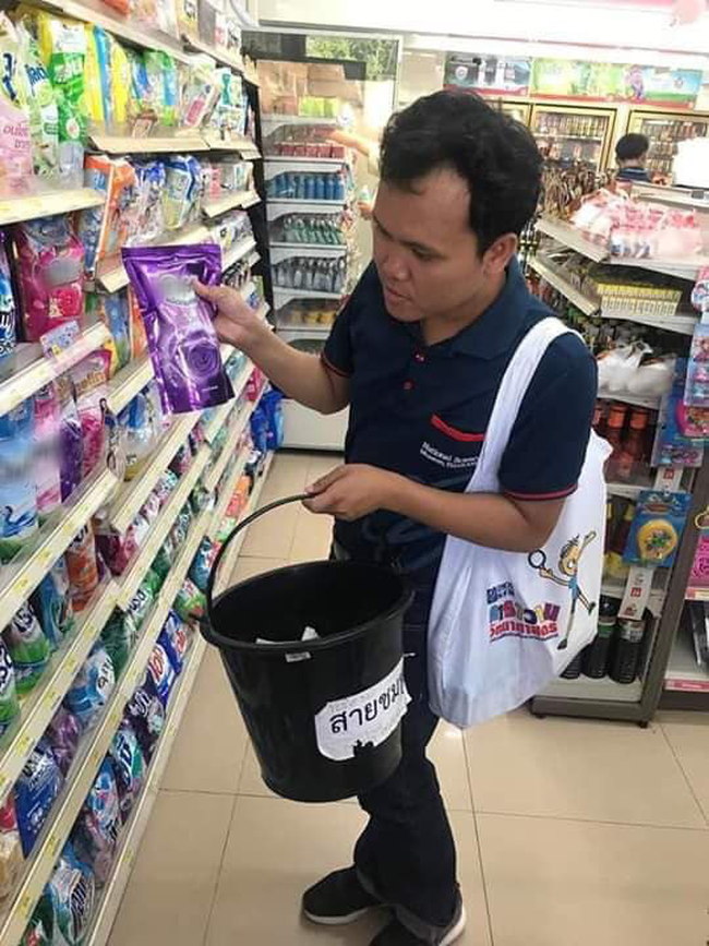Ảnh hài hước của những cái đầu tận tâm bảo vệ môi trường, quyết không dùng túi nilon khiến ai nấy cười bò - Ảnh 5. Ảnh hài hước của những cái đầu tận tâm bảo vệ môi trường, quyết không dùng túi nilon khiến ai nấy cười bò - Ảnh 5.