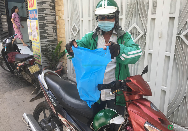 Không hiểu tiếng Việt, khách Tây nhờ Google đọc tin nhắn của tài xế giao hàng và hãi hùng hủy đơn trong tích tắc  - Ảnh 1.