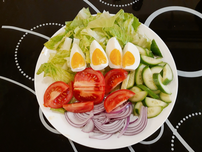 Mỗi ngày ăn một đĩa salad này thì không chỉ nhanh giảm cân mà da bạn còn căng mịn nữa! - Ảnh 2.