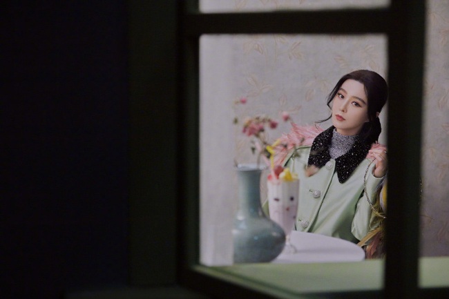 Loạt ảnh mới của Phạm Băng Băng khiến netizen không khỏi phẫn nộ: đẹp sẵn rồi cần gì phải chỉnh sửa - Ảnh 1.