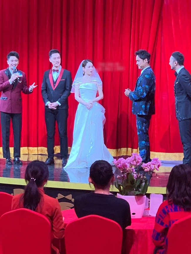 Giữa ồn ào anh trai giết vợ con: Minh Đạo sánh vai với cô dâu Trần Kiều Ân tái hợp sau 14 năm - Ảnh 2. Giữa ồn ào anh trai giết vợ con: Minh Đạo sánh vai với cô dâu Trần Kiều Ân tái hợp sau 14 năm - Ảnh 2.
