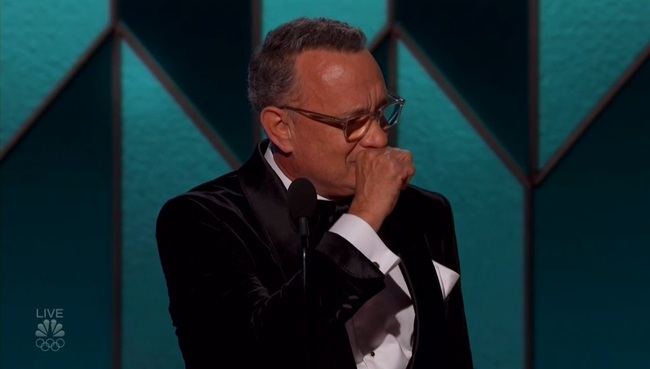 Quả cầu vàng 2020: Tom Hanks bật khóc vì nhận được giải lớn, Ký Sinh Trùng &quot;phá đảo&quot; hạng mục phim nước ngoài - Ảnh 2.