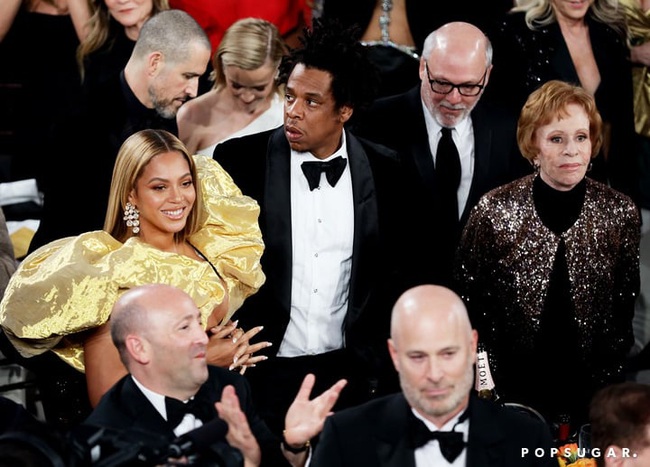 Không đi thảm đỏ, Beyoncé vẫn gây bão mạnh với chiếc đầm tay bồng xòe hết cỡ tại Lễ trao giải Quả Cầu Vàng 2020 - Ảnh 3.