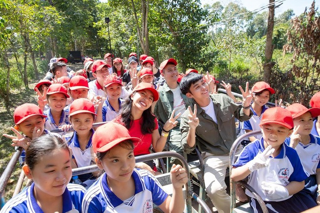 Jun Phạm, Chan La Cà, Quang Bảo và Hana Giang Anh cùng chung tay cho "QUỸ OMO VƯỜN ƯƠM LỘC QUÝ" đầu tiên tại Việt Nam - Ảnh 5. Jun Phạm, Chan La Cà, Quang Bảo và Hana Giang Anh cùng chung tay cho "QUỸ OMO VƯỜN ƯƠM LỘC QUÝ" đầu tiên tại Việt Nam - Ảnh 5.