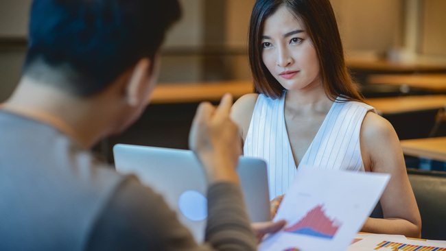 Nhân viên tài năng bị sếp đố kỵ - trường hợp tuy hiếm nhưng chị em công sở vẫn nên biết cách đề phòng - Ảnh 4. Nhân viên tài năng bị sếp đố kỵ - trường hợp tuy hiếm nhưng chị em công sở vẫn nên biết cách đề phòng - Ảnh 4.