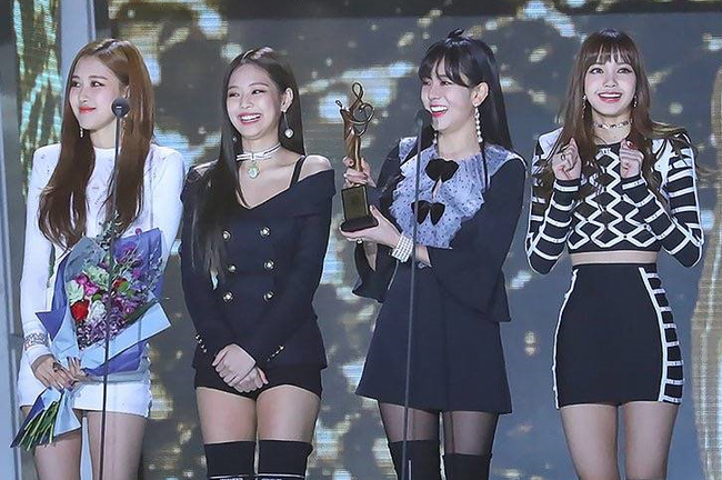 BLACKPINK bị &quot;cướp giải&quot; trắng trợn tại SMA 2020, fan tức giận vì nhóm bị đối xử bất công ở quê nhà  - Ảnh 4.