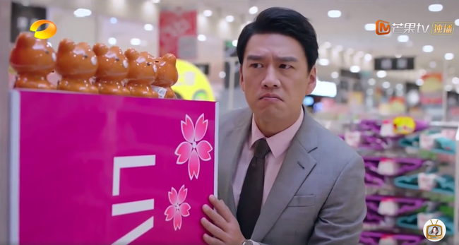 "Trạm kế tiếp l&agrave; hạnh ph&uacute;c" ph&aacute; mốc rating 2, Tống Uy Long l&agrave;m "trai bao" kiếm tiền  - Ảnh 7.