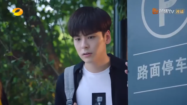 "Trạm kế tiếp l&agrave; hạnh ph&uacute;c" ph&aacute; mốc rating 2, Tống Uy Long l&agrave;m "trai bao" kiếm tiền  - Ảnh 4.
