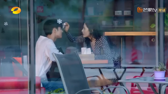 "Trạm kế tiếp l&agrave; hạnh ph&uacute;c" ph&aacute; mốc rating 2, Tống Uy Long l&agrave;m "trai bao" kiếm tiền  - Ảnh 5.