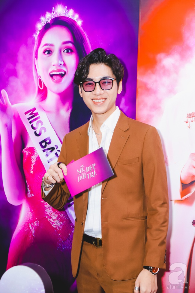 Hương Giang ăn mặc đơn giản xuất hiện tình cảm bên "mỹ nam" Tuấn Trần - Ảnh 17. Hương Giang ăn mặc đơn giản xuất hiện tình cảm bên "mỹ nam" Tuấn Trần - Ảnh 17.