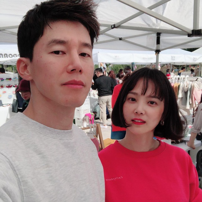 Couple chất nhất Kbiz hẳn là vợ chồng mỹ nhân "Mặt Trăng Ôm Mặt Trời": Thường lên đồ sành điệu cả đôi, khiến ai ngắm cũng muốn yêu và được yêu - Ảnh 11. Couple chất nhất Kbiz hẳn là vợ chồng mỹ nhân "Mặt Trăng Ôm Mặt Trời": Thường lên đồ sành điệu cả đôi, khiến ai ngắm cũng muốn yêu và được yêu - Ảnh 11.