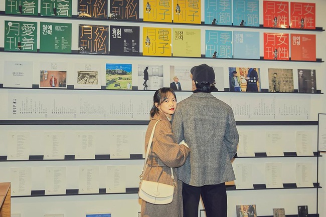 Couple chất nhất Kbiz hẳn là vợ chồng mỹ nhân "Mặt Trăng Ôm Mặt Trời": Thường lên đồ sành điệu cả đôi, khiến ai ngắm cũng muốn yêu và được yêu - Ảnh 7. Couple chất nhất Kbiz hẳn là vợ chồng mỹ nhân "Mặt Trăng Ôm Mặt Trời": Thường lên đồ sành điệu cả đôi, khiến ai ngắm cũng muốn yêu và được yêu - Ảnh 7.