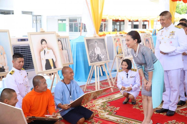 Hai nàng công chúa Thái Lan lại gây sốt với vẻ ngoài trái ngược nhau: Người sang chảnh quyến rũ, người thanh lịch khiêm nhường  - Ảnh 8.